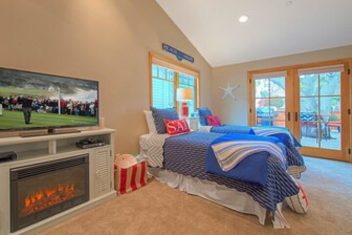 Room 16 of 19