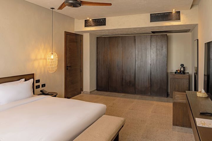 Room 32 of 150