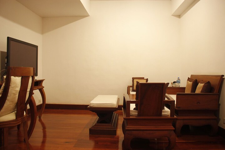 Room 18 of 48