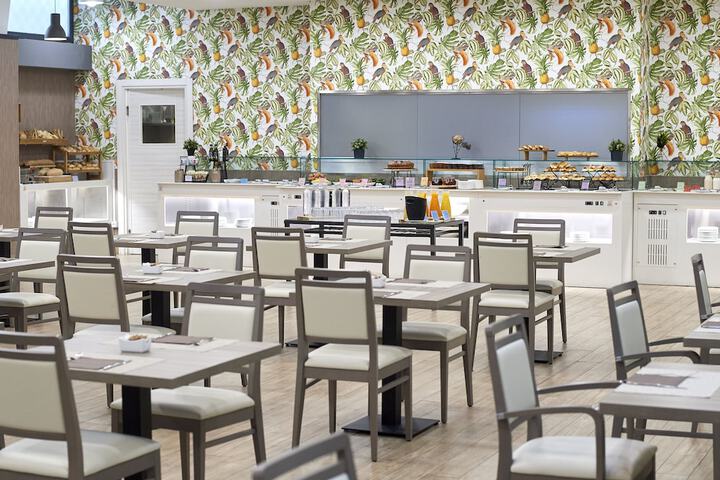 Dining 54 of 70