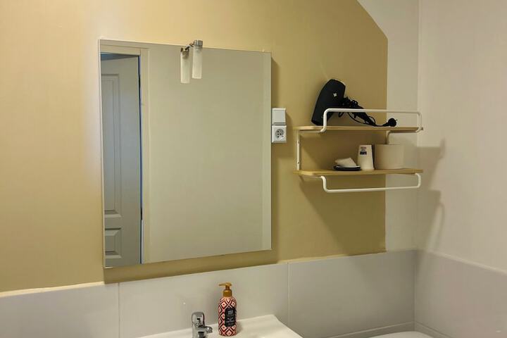 Room 10 of 44
