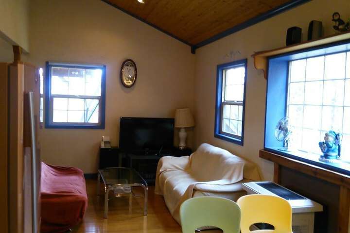 Room 11 of 11