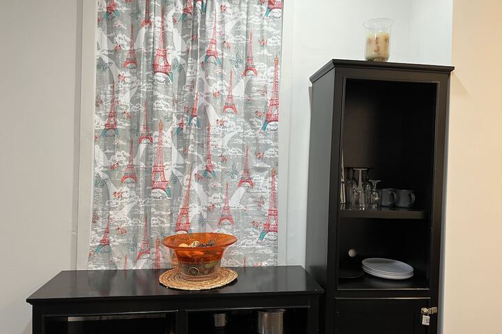 Room 4 of 32