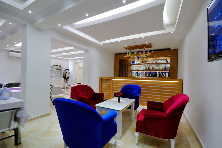 Lounge 60 of 73
