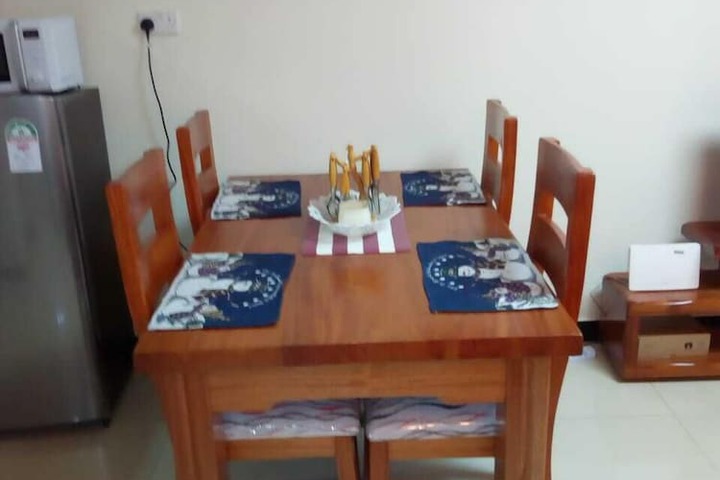 Dining 10 of 14