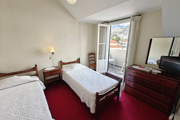 Room 50 of 141