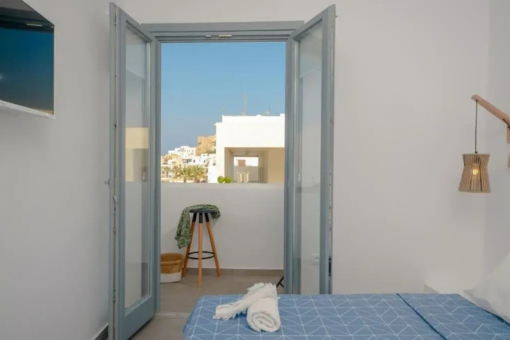 Aegean Jasmine - in The Center