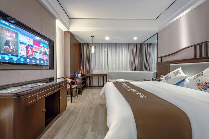 Room 14 of 27
