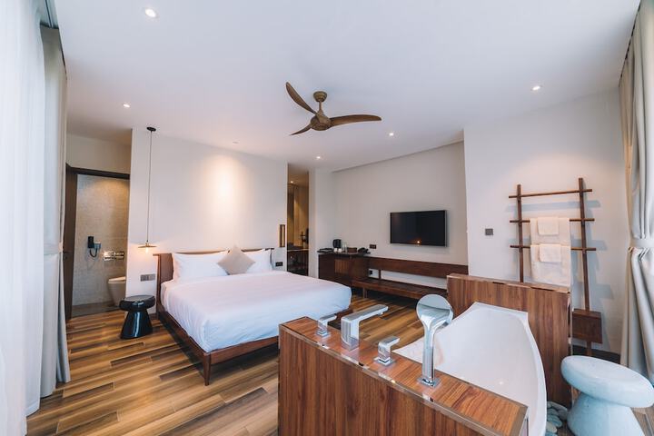 Room 55 of 210
