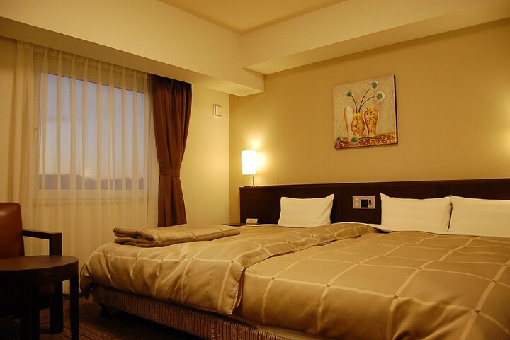 Room 4 of 31