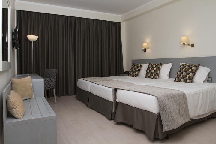 Room 14 of 37