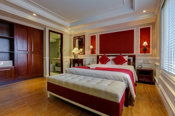 Room 8 of 34