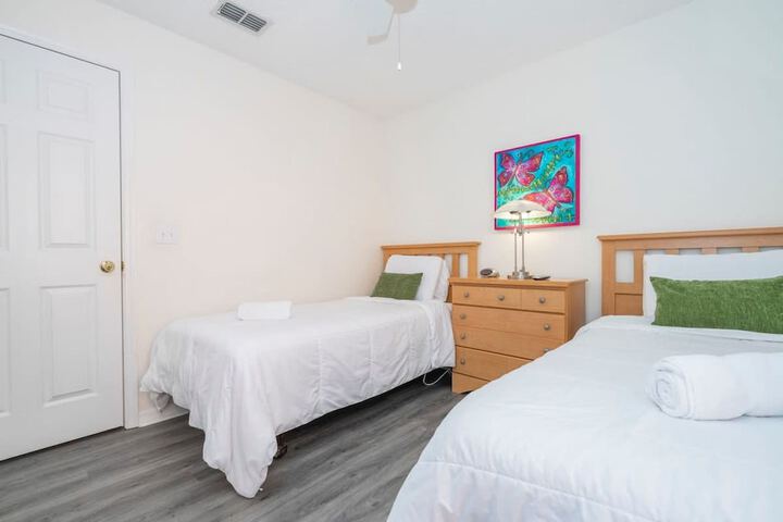 Room 34 of 51