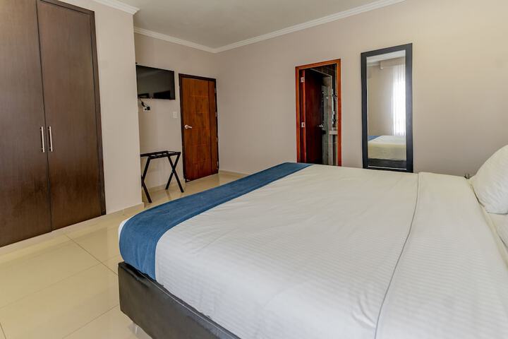 Room 14 of 32
