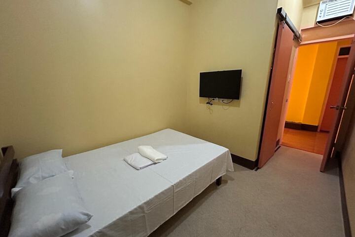 Room 11 of 24