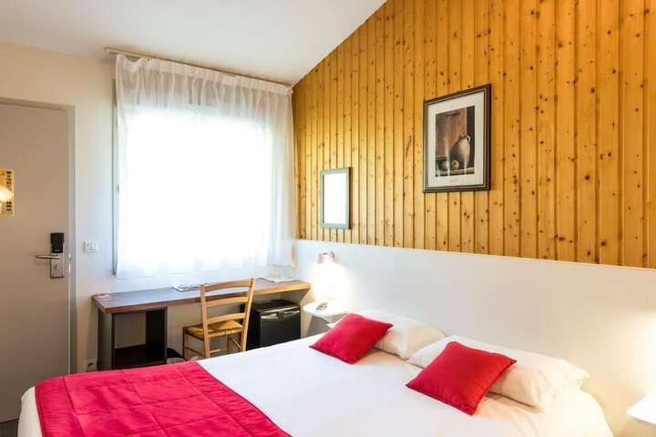 Room 12 of 28