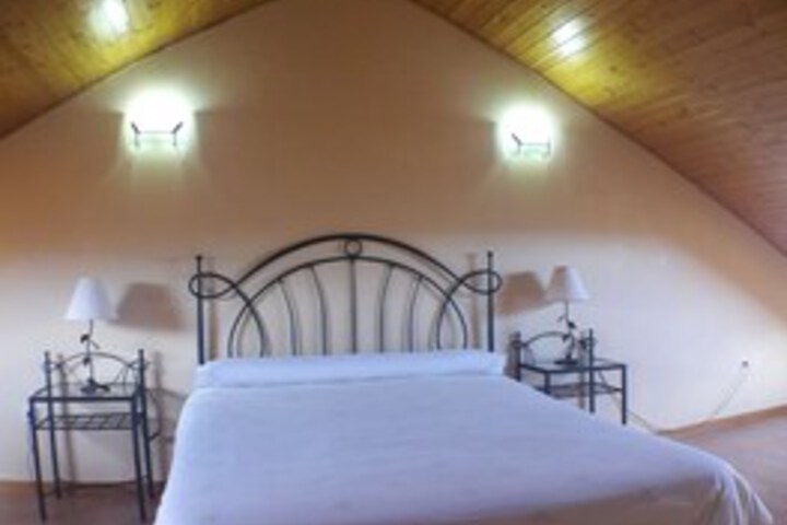 Room 3 of 7