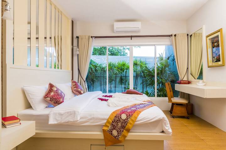 Room 3 of 43