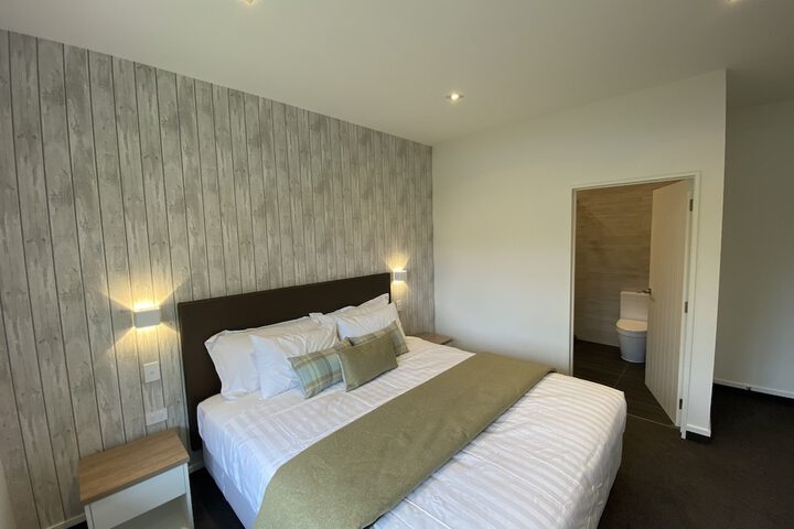 Room 9 of 25
