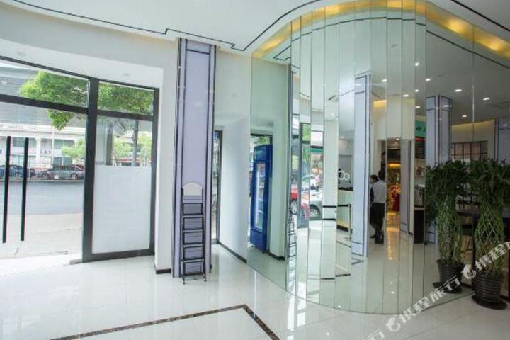 Xana Hotelle Shanghai Xujiahui ASE Center Branch