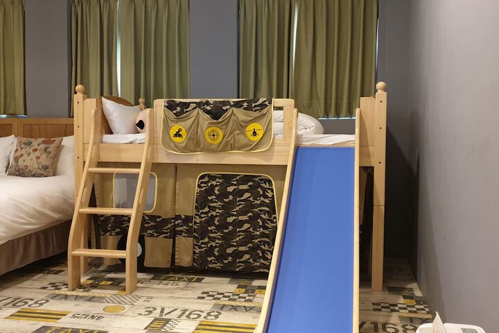 Room 19 of 74