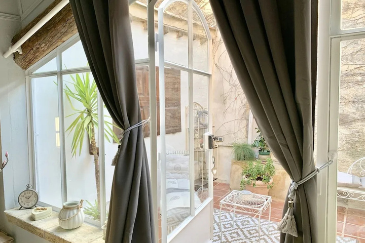 balcony