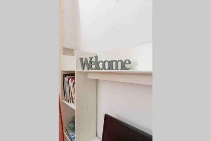 Room 5 of 13
