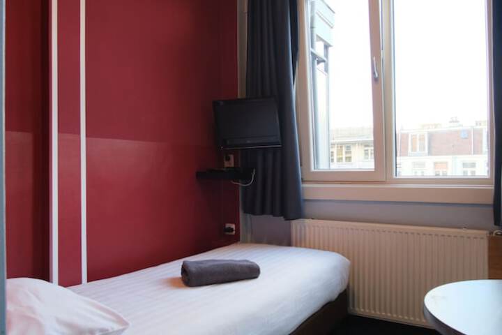 Room 47 of 82