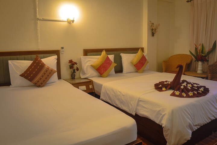 Room 10 of 38