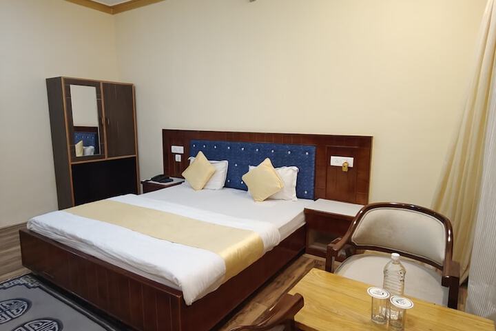 Room 7 of 49