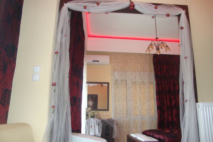 Room 11 of 36