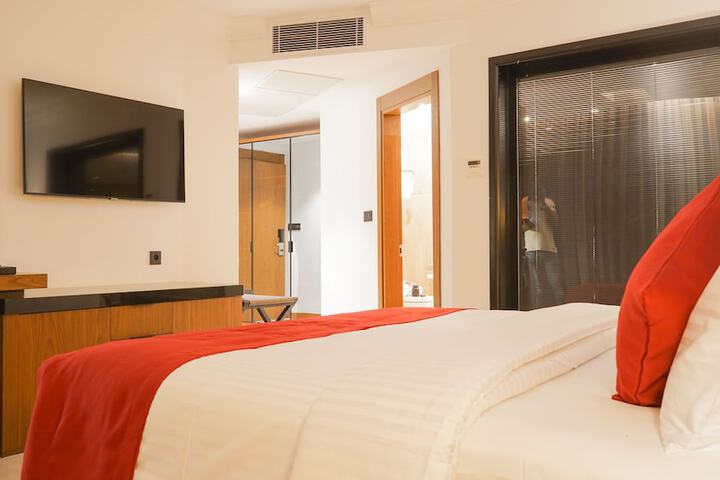 Room 10 of 117
