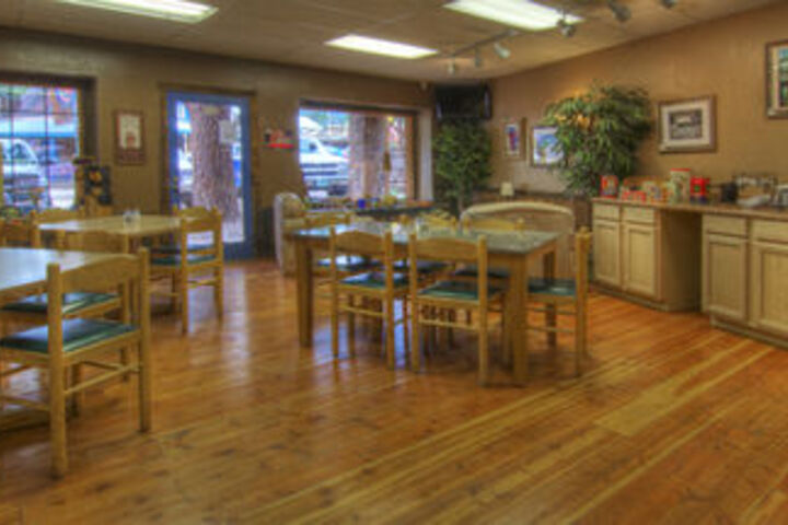 Breakfast/Coffee Service 8 of 40