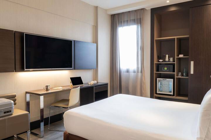 Room 37 of 206