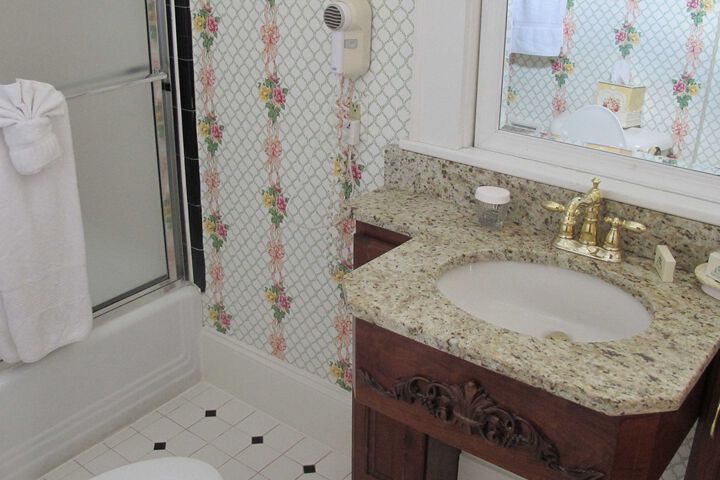 Room 5 of 23
