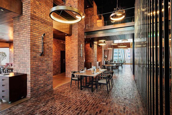 Dining 107 of 169