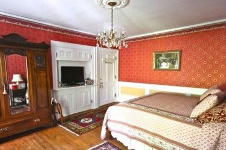 Room 13 of 35
