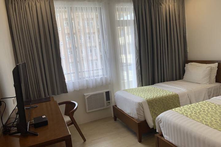 Room 6 of 85