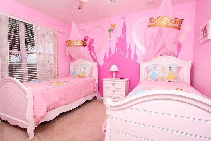 Room 7 of 25