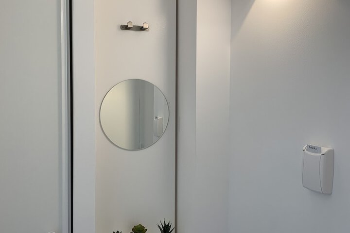 Room 6 of 25