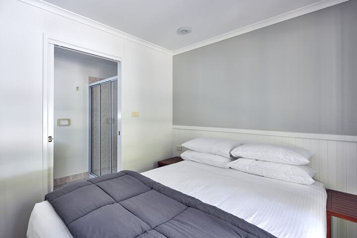 Room 14 of 102