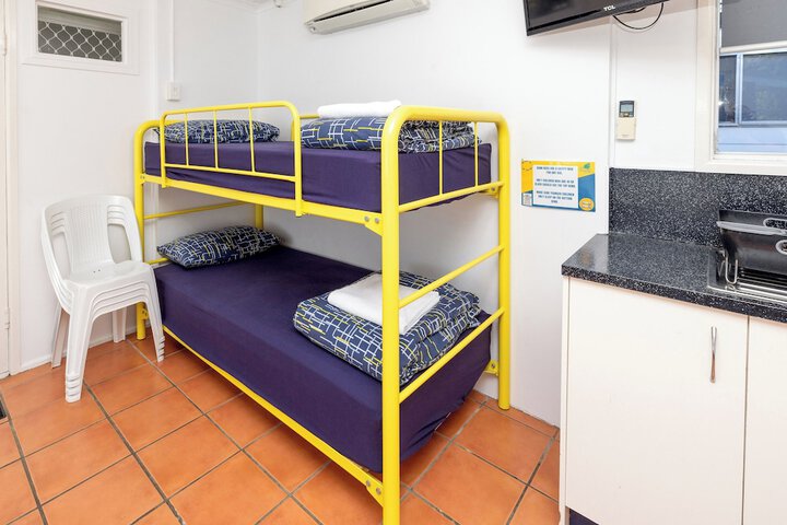 Room 13 of 77