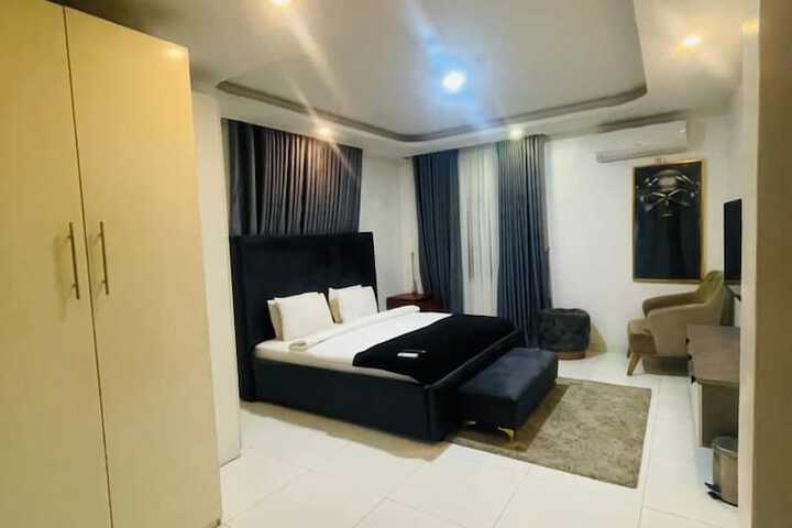 Room 27 of 89
