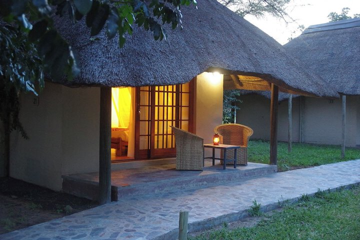Room 4 of 8
