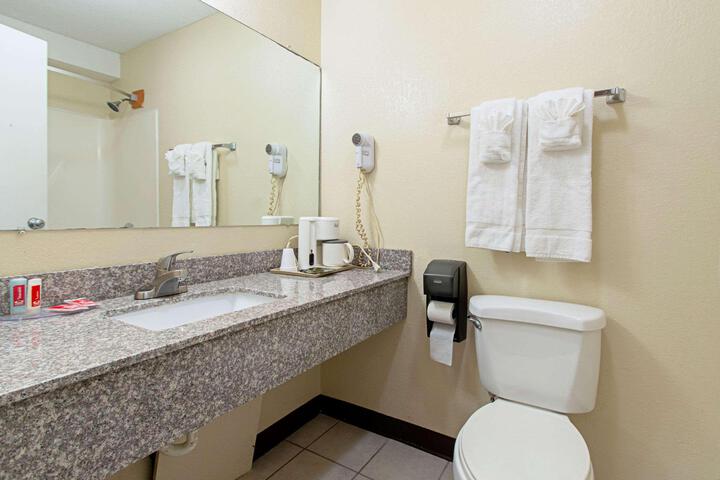 Standard Double Room (3 of 13)