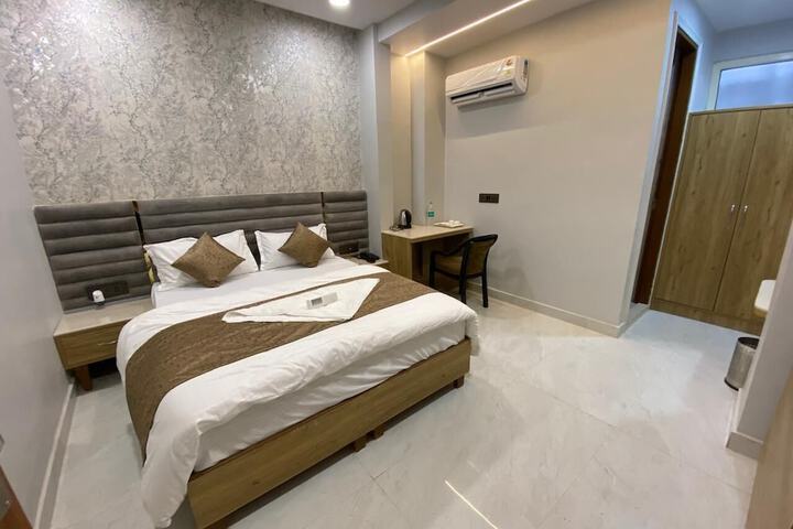 Room 3 of 14