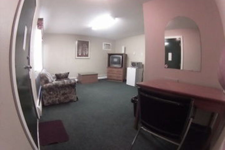 Room 27 of 35