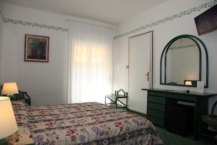 Room 11 of 44