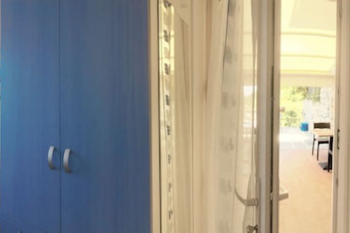 Room 9 of 44