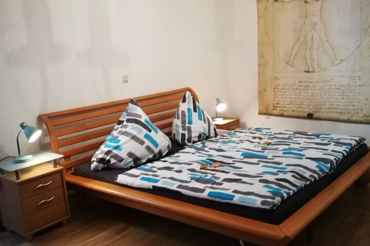 Room 2 of 20